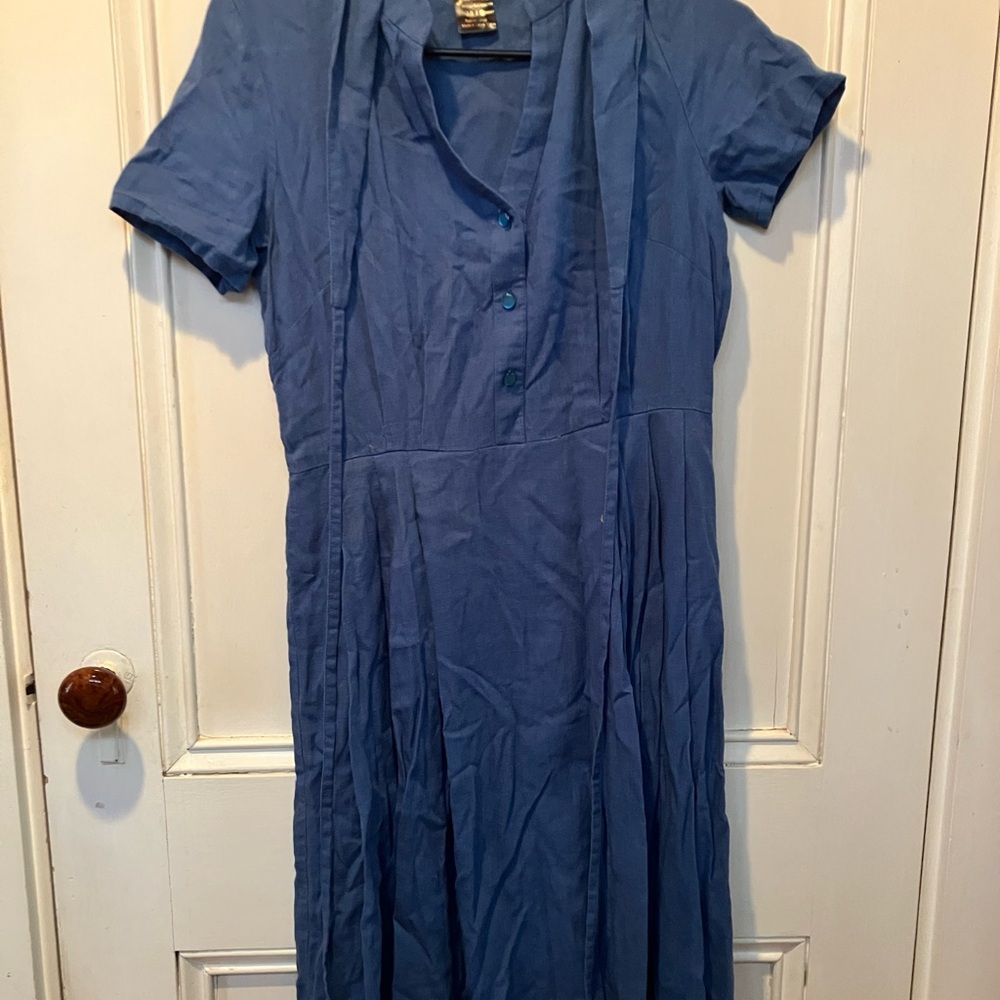 Linen Dress - Picture 2 of 3